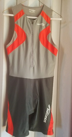 saucony tri suit
